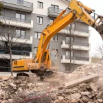 Excavator Demolition: Urban Debris Clearance