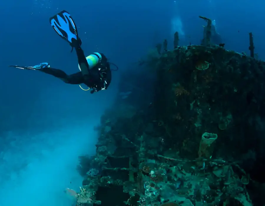 Underwater Wreckage: Marine Salvage and Removal Service